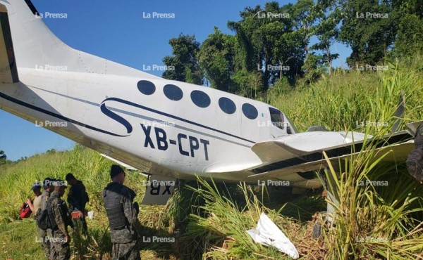 Interceptan avioneta y hallan unos 800 kilos de supuesta droga en La Mosquitia