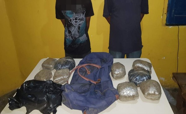 Arrestan a dos sospechosos de traficar drogas en Morazán, Yoro