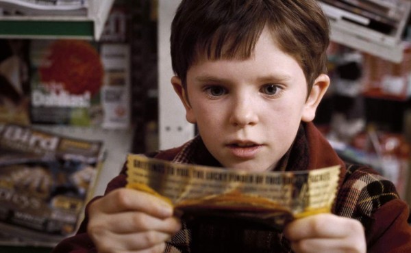 ¡Muy sexy el pequeño de 'Charlie y la fábrica de chocolate'