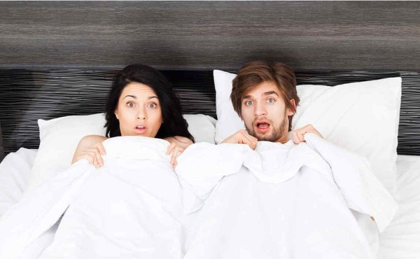 Solo o en pareja, dormir desnudo abunda en beneficios