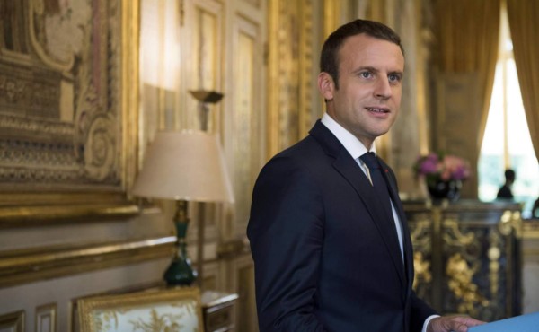 Macron respalda a la oposición siria en sus negociaciones en la ONU