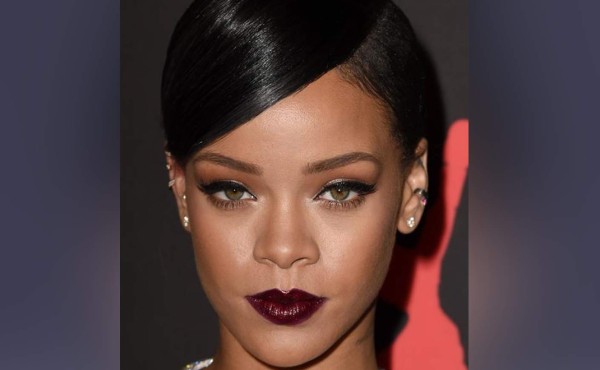 Copia el maquillaje de Rihanna