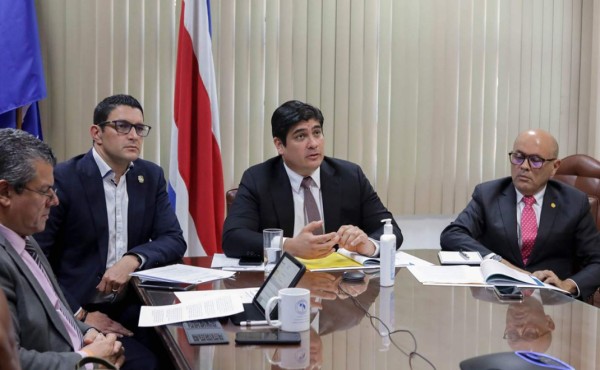 Costa Rica impide entrada de extranjeros y suspende clases por coronavirus