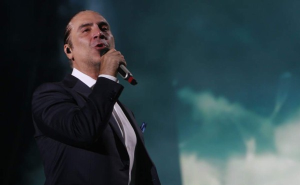 Alejandro Fernández conquistó a hondureños con espectacular concierto