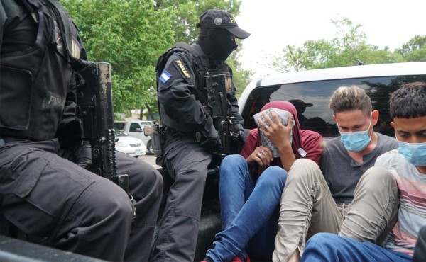 Arrestan a 3 supuestos miembros de la banda Los Olanchanos