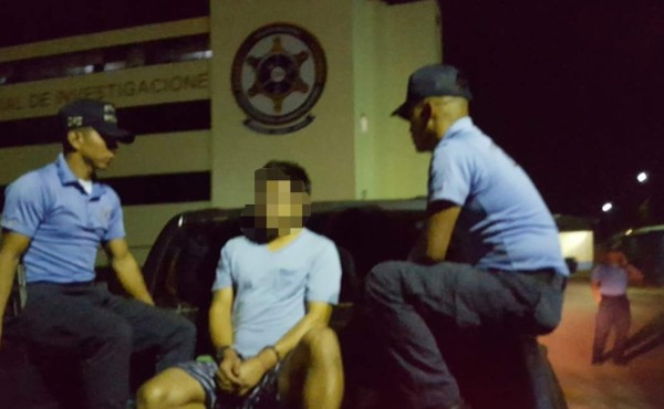 Detienen a supuesto ladrón tras ofrecer computadora en redes sociales