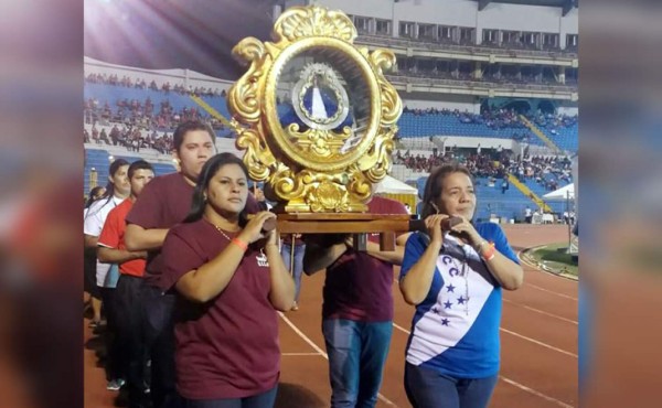 Miles celebran el jubileo de oro de la Renovación Carismática