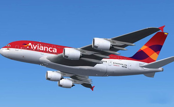 Bebé nace en avión que iba de La Habana a Bogotá