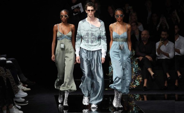 Giorgio Armani invita al público a su próximo desfile