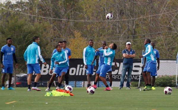 Pinto y su laboratorio en Houston buscando al equipo titular