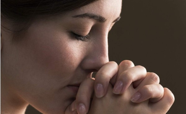 Ella religiosa, él ateo