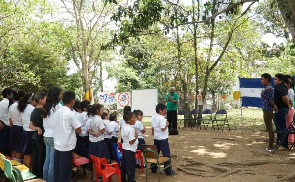 Escuela hondureña con 300 días de clases recibe terreno en Santa Cruz de Yojoa