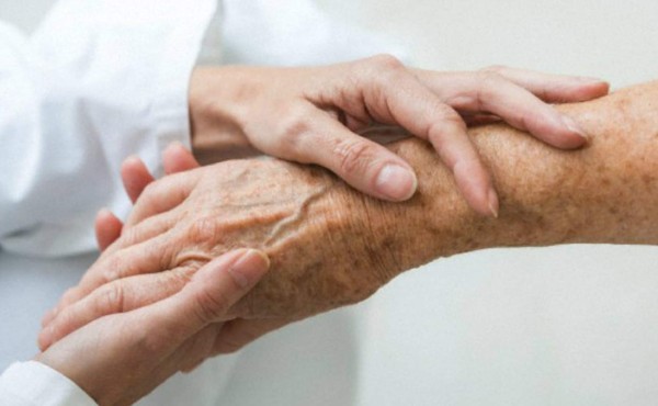 Canadá aprueba ley de asistencia médica para morir