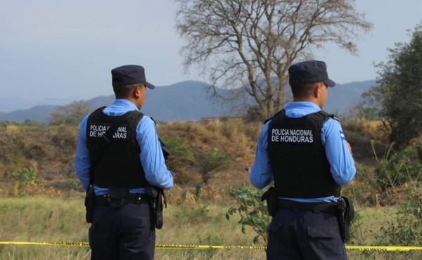 Encuentran el cadáver de una mujer en un solar baldío de Tegucigalpa