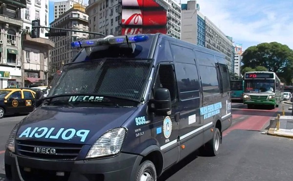 Hombre acuchilla a su pareja en cumpleaños de su hija