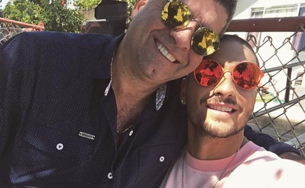 Maluma da un inesperado regalo a su padre