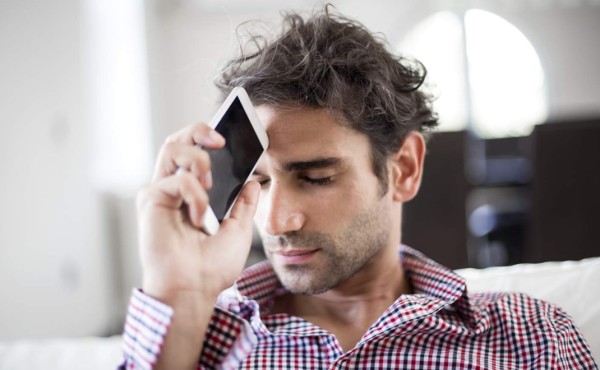 Angustiado porque teme haber embarazado a la novia