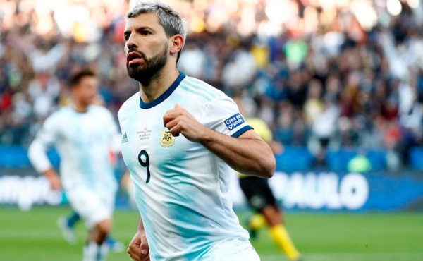 El técnico de Independiente guarda el dorsal 10 para el 'Kun' Agüero