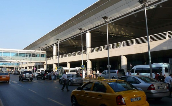 Los detienen con 115 preservativos llenos de droga en el estómago