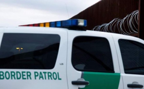 Patrulla Fronteriza de EEUU rescata a 63 inmigrantes varados en río de Texas