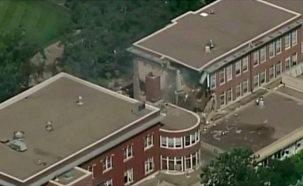 Dos muertos deja explosión de gas en una escuela de EUA