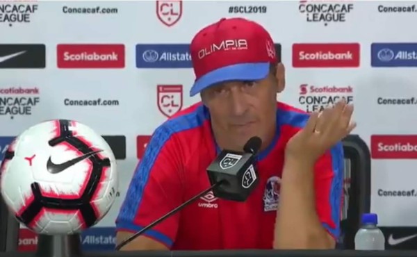 Pedro Troglio se molestó por una pregunta y se fue de la conferencia de prensa