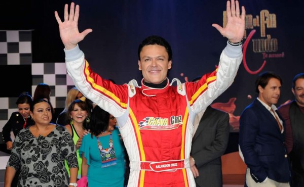 Pedro Fernández aclara que sale de telenovela por problemas de salud