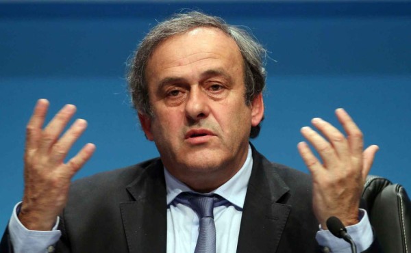 Platini dimitirá como presidente de la UEFA como consecuencia de su sanción