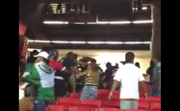 Mexicanos y panameños pelean