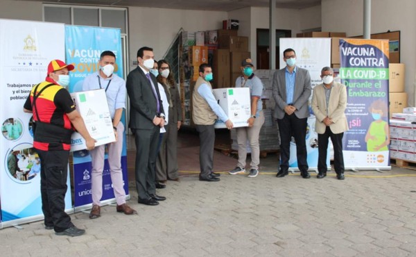 Honduras recibe nuevo lote de 105,300 dosis de vacunas Pfizer