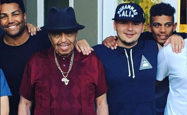 Los hijos de Michael Jackson se despiden de su abuelo Joe Jackson en las redes sociales