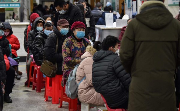 El número de muertos se agrava, China cierra 13 ciudades por el coronavirus