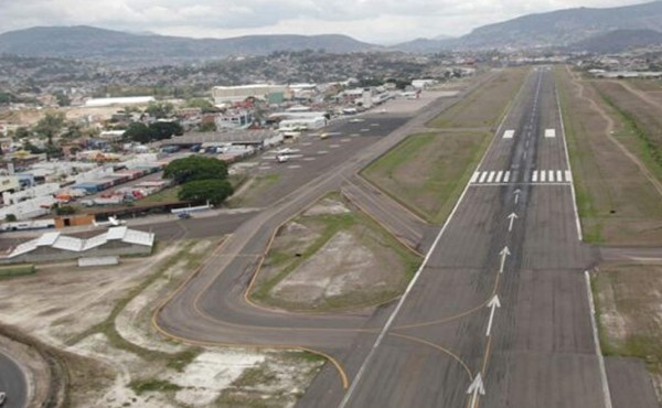 Estudio determinará destino final de Toncontín: Asfura