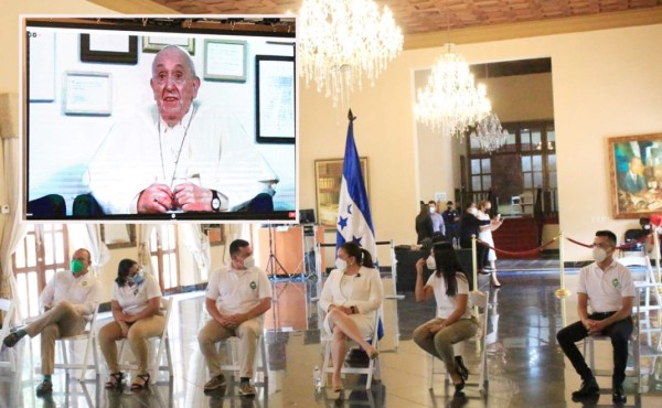 Jóvenes hondureños participan en encuentro virtual con el papa Francisco