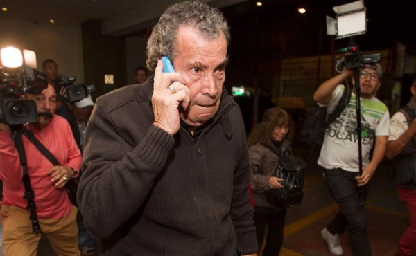 Buscan a Zayas para cine porno