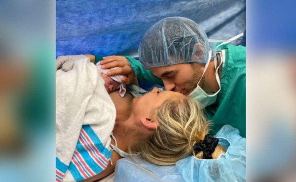 Enrique Iglesias revela el nombre de su nueva bebé con Anna Kournikova