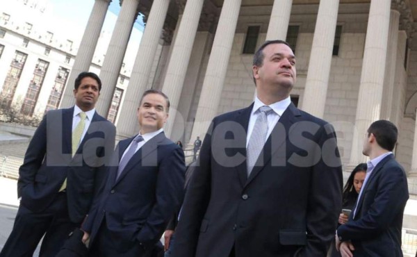 Yani y Yankel Rosenthal buscan que se desestime su caso en EUA