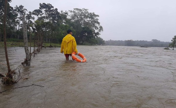 Dos muertos y un desaparecido por lluvias en el Caribe de Honduras