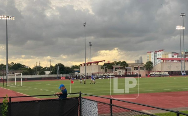 Entrenamiento de la Selección de Honduras sufre retraso por aviso de actividad eléctrica en Houston