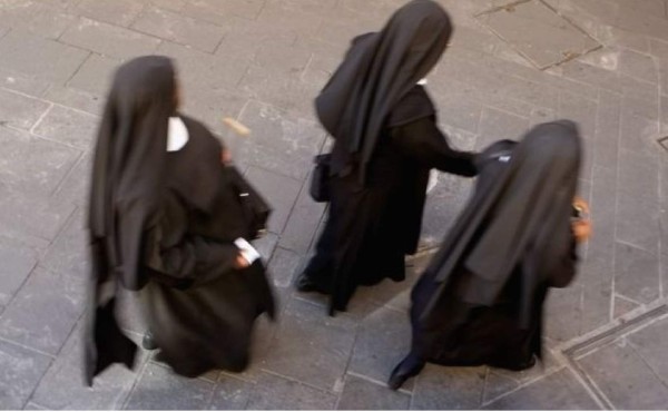 Monjas se infiltran como prostitutas para rescatar a mujeres y niñas
