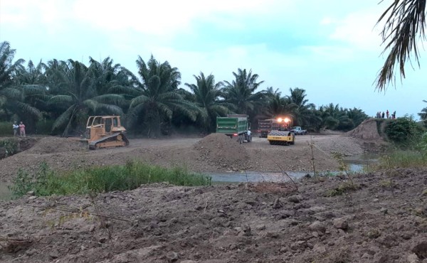 Siguen los trabajos de reparación de bordos en bajos de Choloma