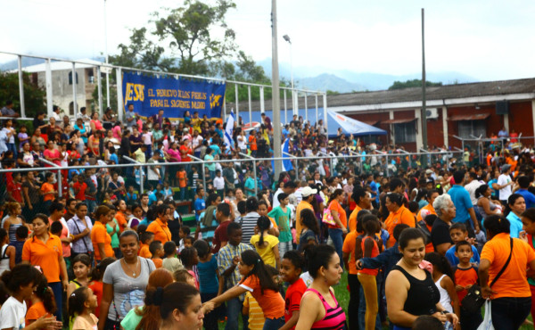 Niños claman para que vuelva la paz a Honduras