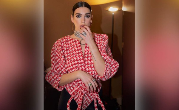 Dua Lipa festeja los 30 millones de seguidores en Instagran con una foto especial