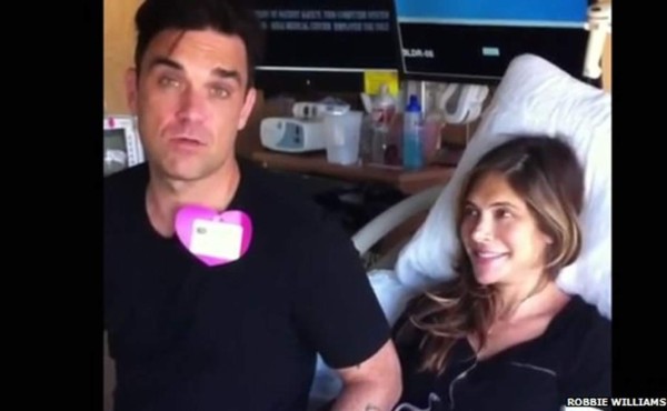 Robbie Williams graba el nacimiento de su hijo