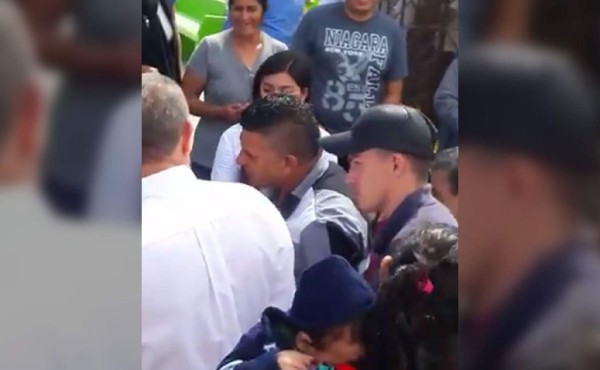 El curioso encuentro entre rivales políticos