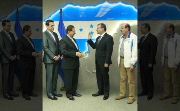 Empresario Luis Larach, nuevo presidente del CES