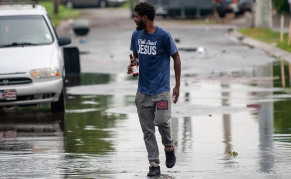 Aumentan a 11 los muertos en EEUU por tornados en Misisipi