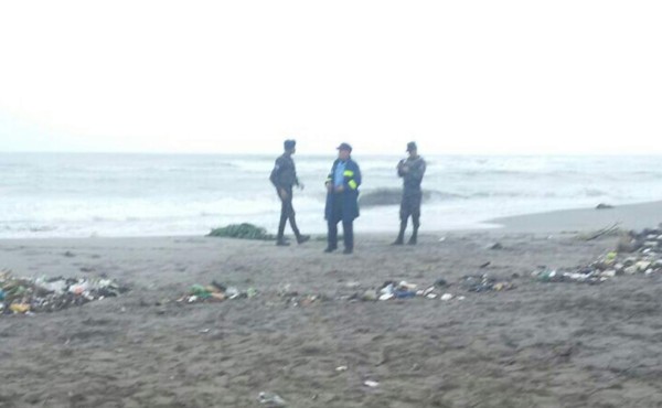 Hallan cadáver de una mujer en las playas de La Ceiba