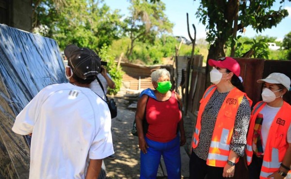 Más de 300 familias reciben ayuda humanitaria en El Progreso y La Lima