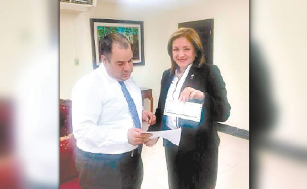 López: Partido Nacional sí entregó cheque a la Procuraduría